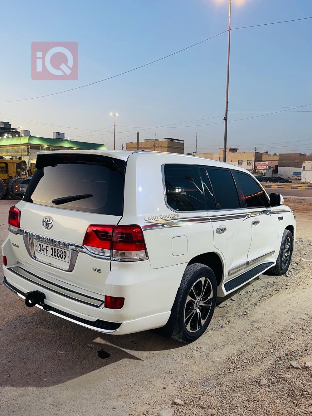 Toyota Land Cruiser